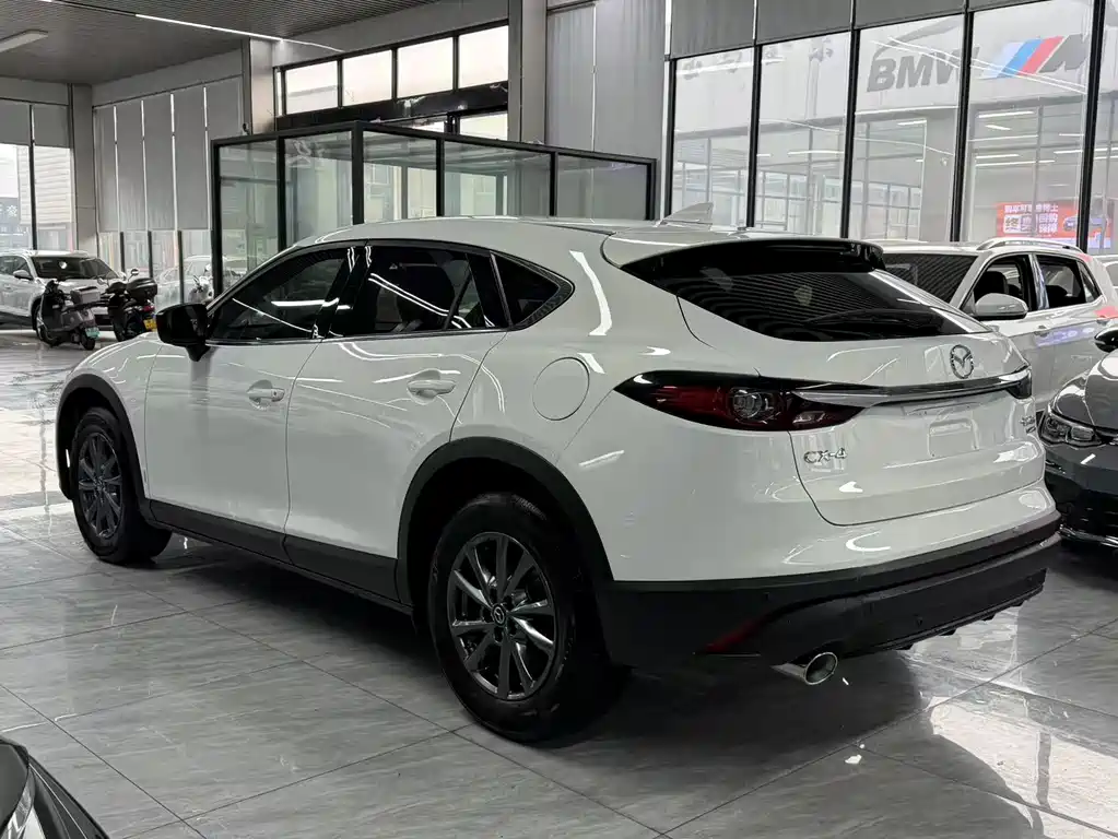Mazda CX-4 2023 — фото 11