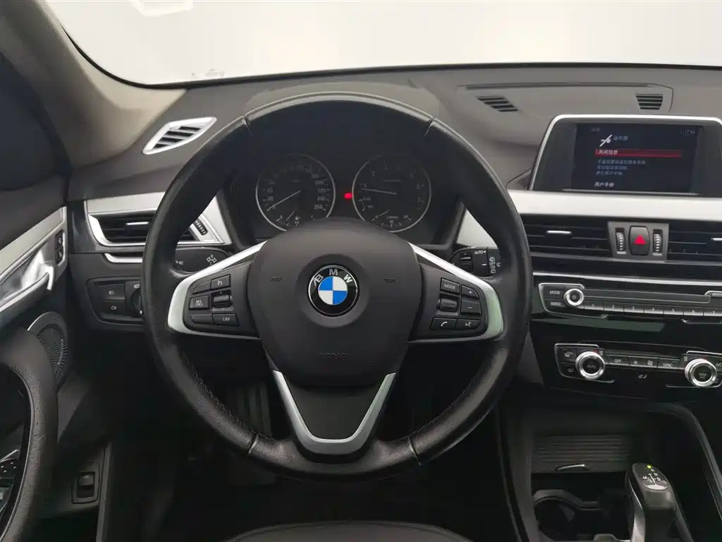 BMW X1 2018 — фото 11