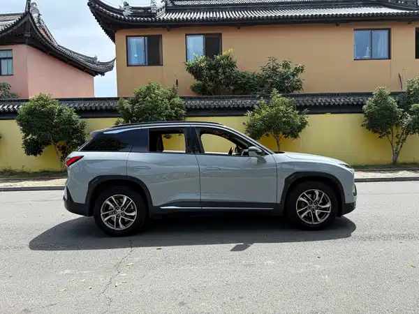 NIO ES6 2020