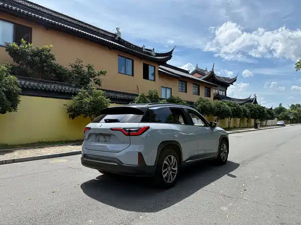 NIO ES6 2020