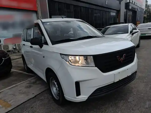 Wuling Hongguang PLUS 2024