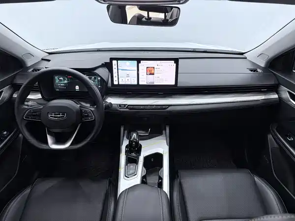 Geely Emgrand L Hip 2025