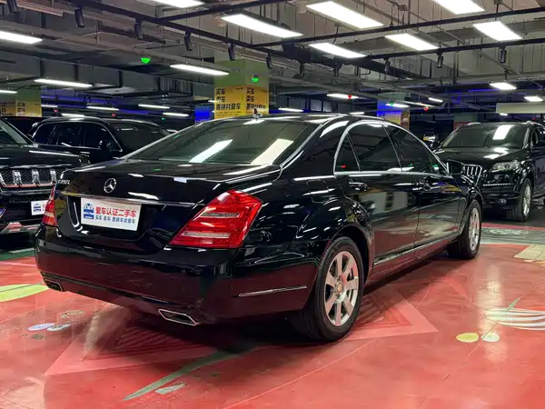 Mercedes-Benz S-Class 2012