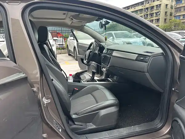 Qoros 3 2016