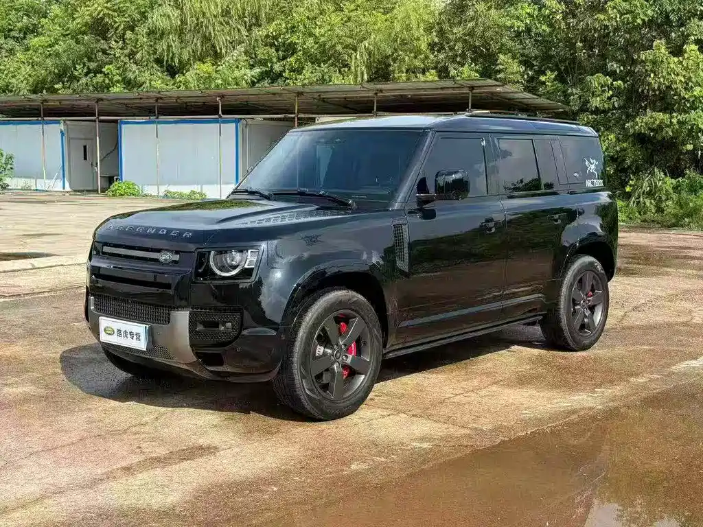 Land Rover Defender 2024 — фото 1