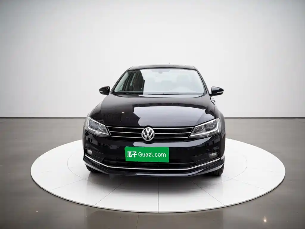 Volkswagen Sagitar 2018