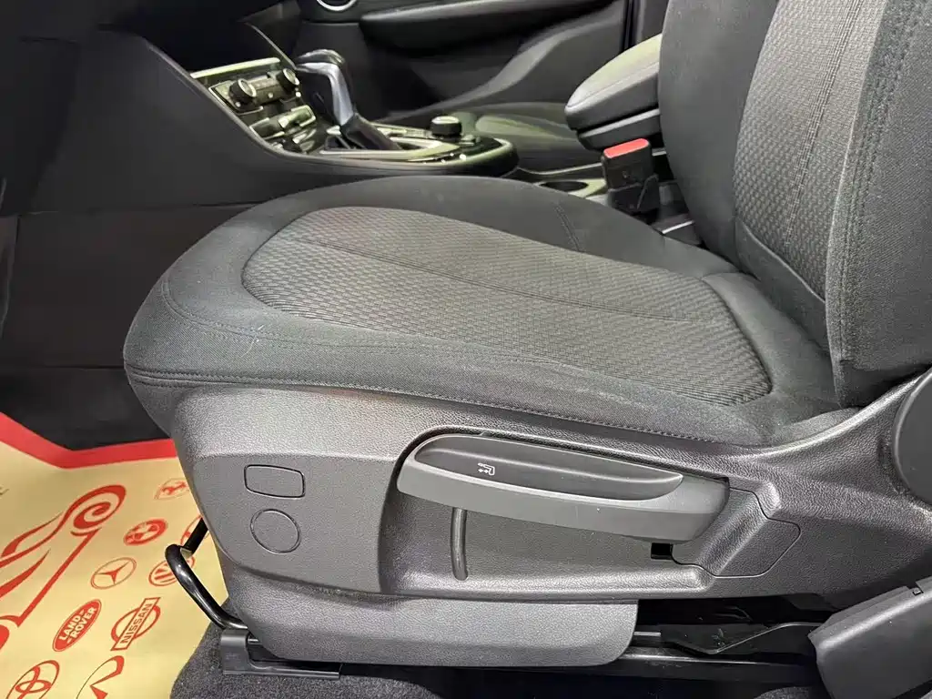 BMW 2 Series Active Tourer 2018 — фото 11