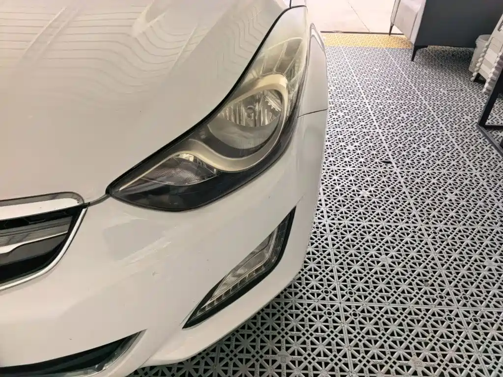 Hyundai Elantra 2015 — фото 24