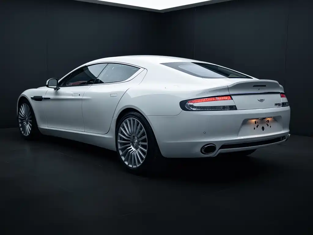 Aston Martin Rapide 2016 — фото 8
