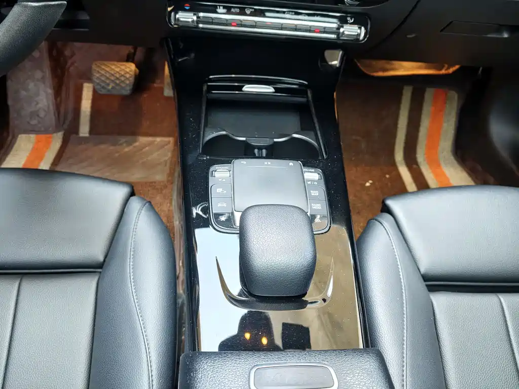 Mercedes-Benz A-Class 2020 — фото 8