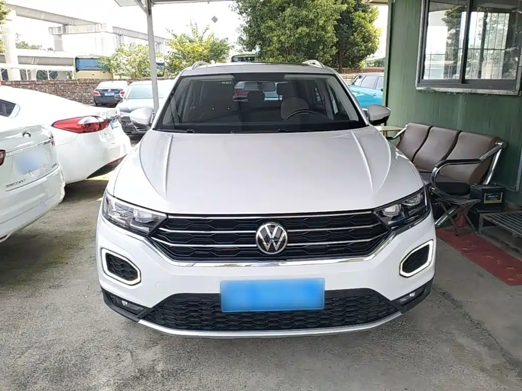 Volkswagen T-Roc 2023 — фото 3