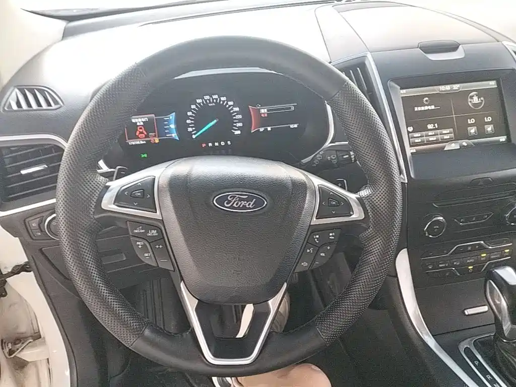 Ford Edge 2015 — фото 11