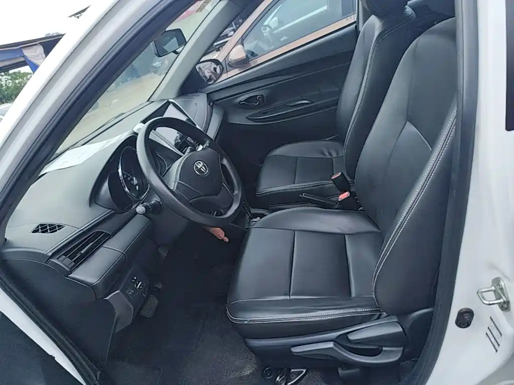 Toyota Yaris L 2019 — фото 15