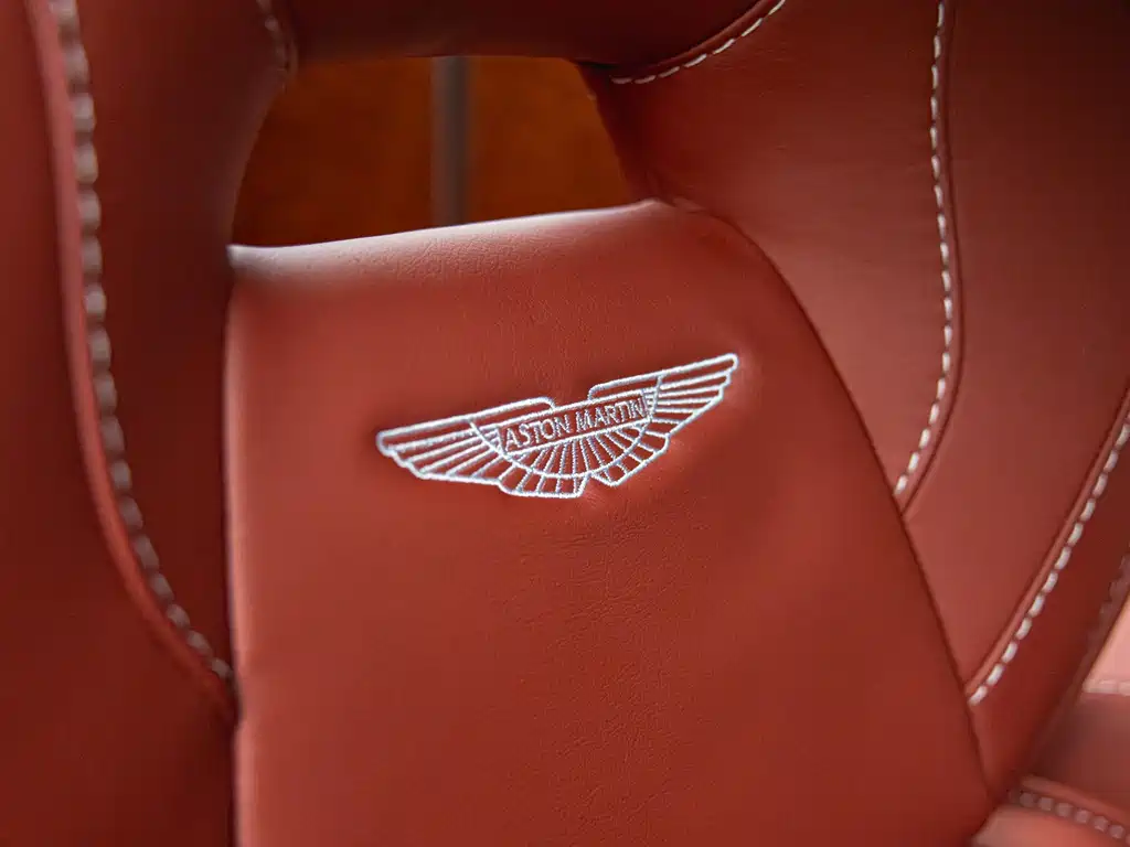 Aston Martin Rapide 2016 — фото 30