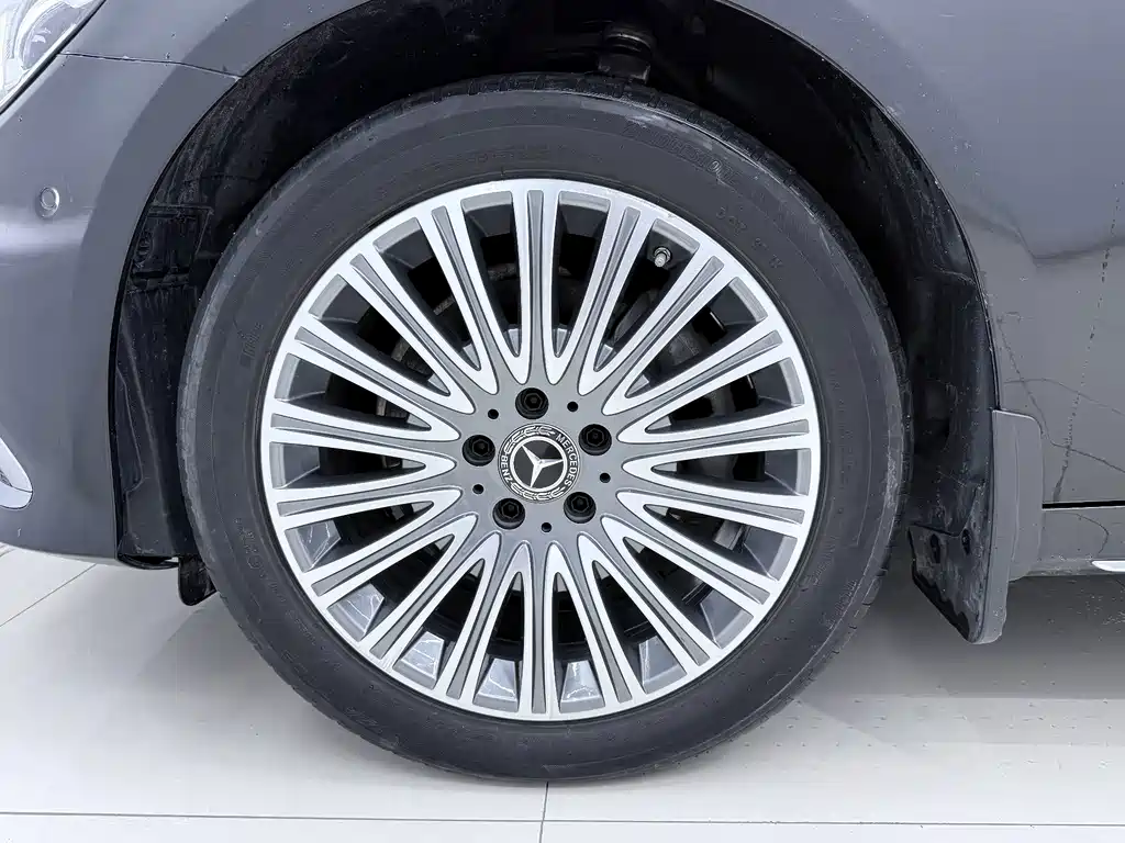 Mercedes-Benz E-Class 2022 — фото 18