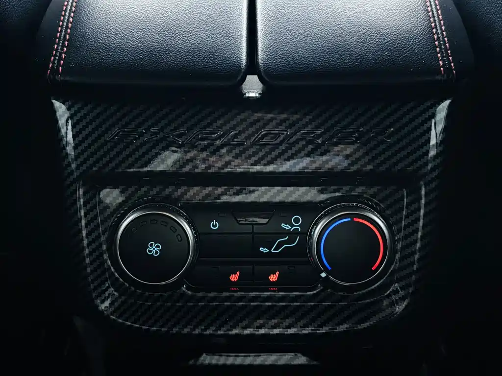Ford Explorer 2022 — фото 11