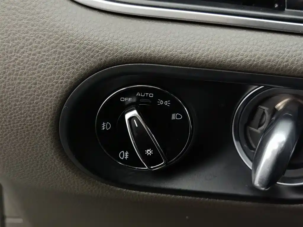 Porsche Macan 2016 — фото 21