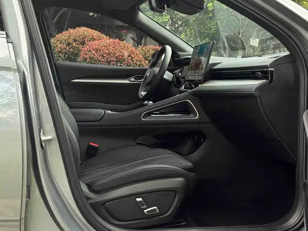 Geely Xingrui 2025