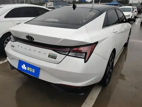 Hyundai Elantra 2022
