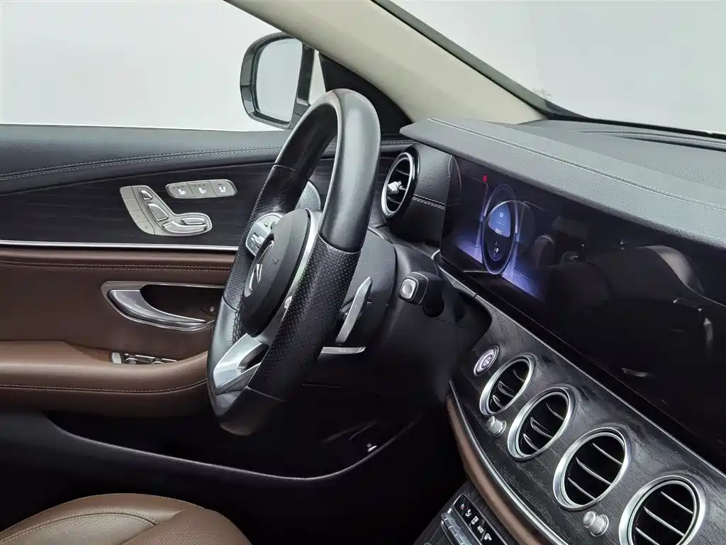 Mercedes-Benz E-Class 2019 — фото 22