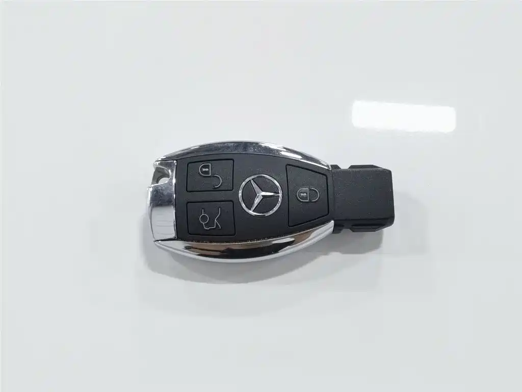Mercedes-Benz GLC 2016 — фото 19