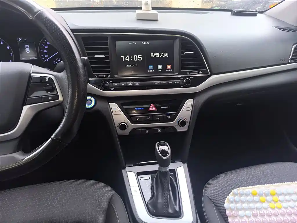 Hyundai Elantra 2018 — фото 9