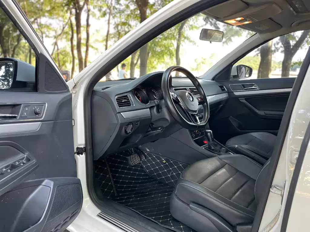 Volkswagen Gran Lavida 2018 — фото 10
