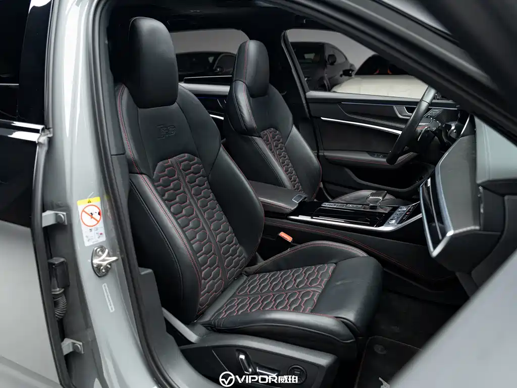 Audi RS 6 2021 — фото 10