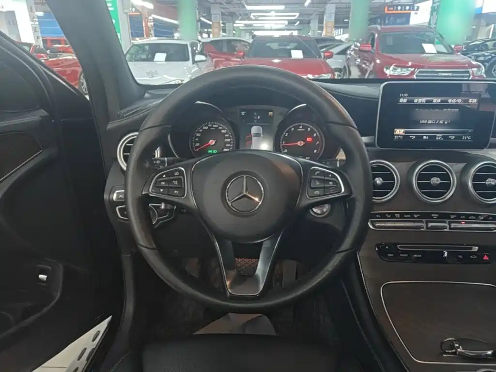 Mercedes-Benz GLC 2018 — фото 11