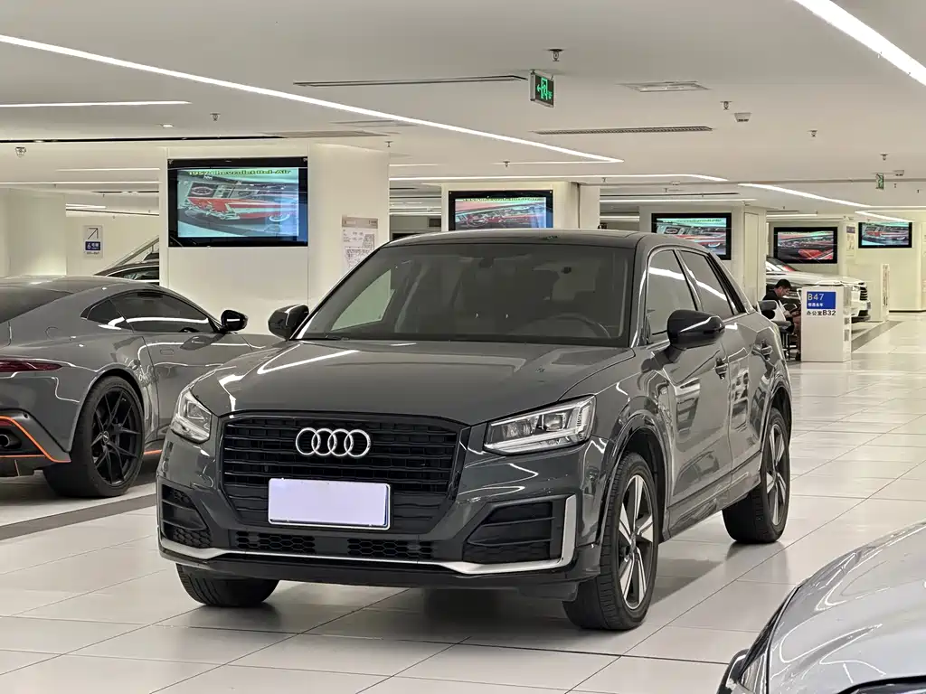 Audi Q2L 2021