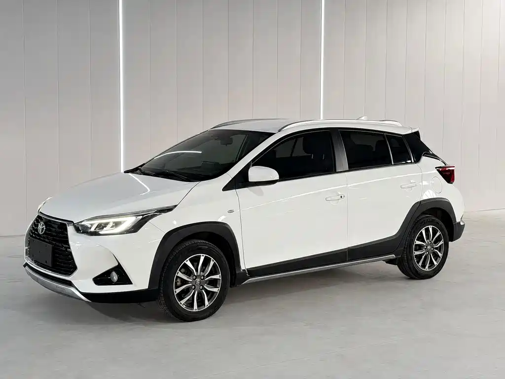 Toyota Yaris L 2022 — фото 9