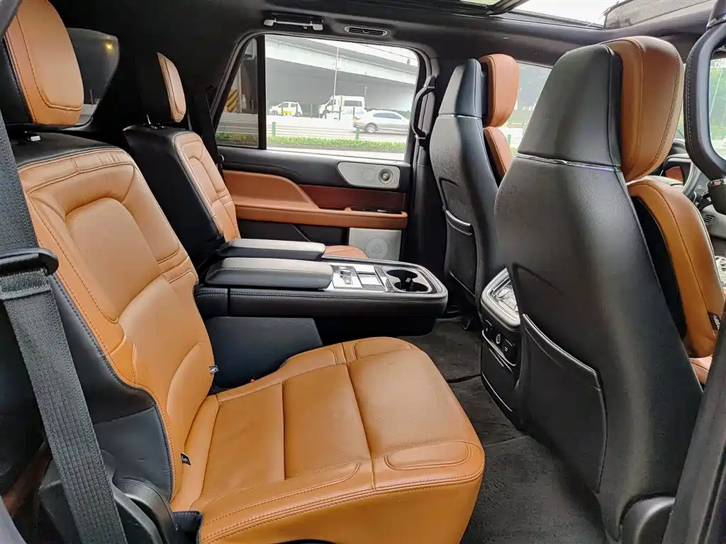 Lincoln Navigator 2022 — фото 11