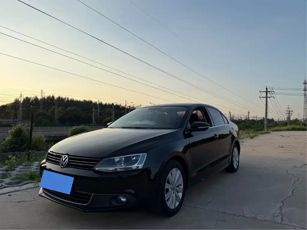 Volkswagen Sagitar 2016