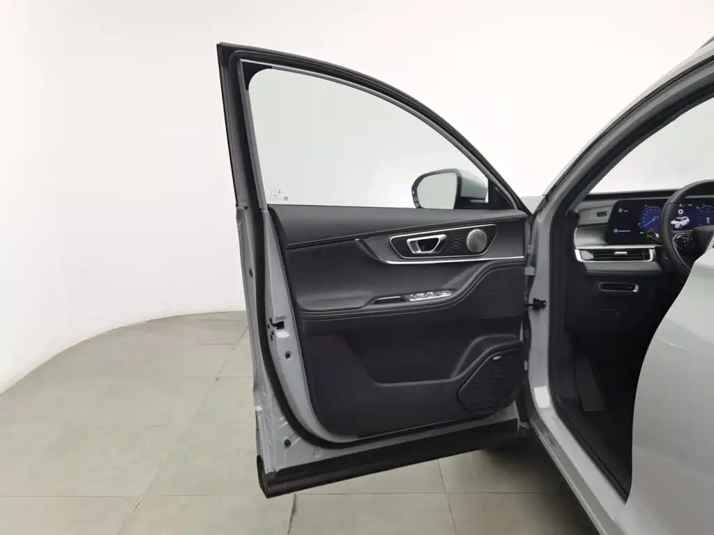 Chery Tiggo 8 PRO New Energy 2025 — фото 8