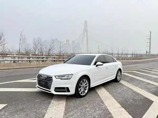 Audi A4L 2018