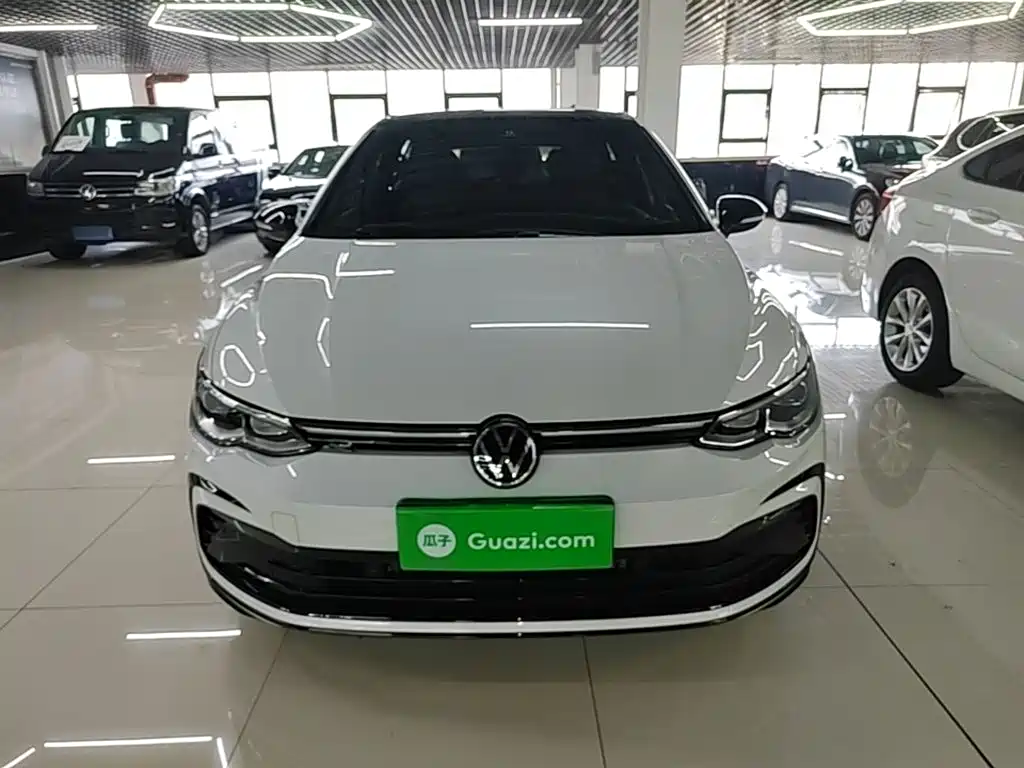 Volkswagen Golf 2021