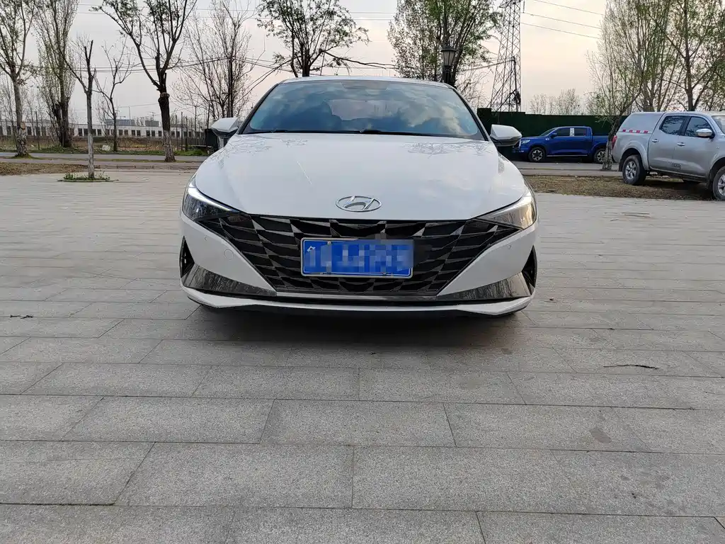 Hyundai Elantra 2023 — фото 5