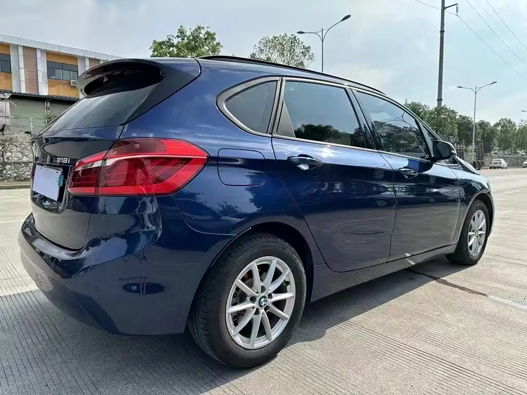 BMW 2 Series Active Tourer 2017 — фото 9