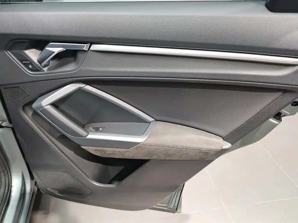 Audi Q3 Sportback 2021 — фото 16