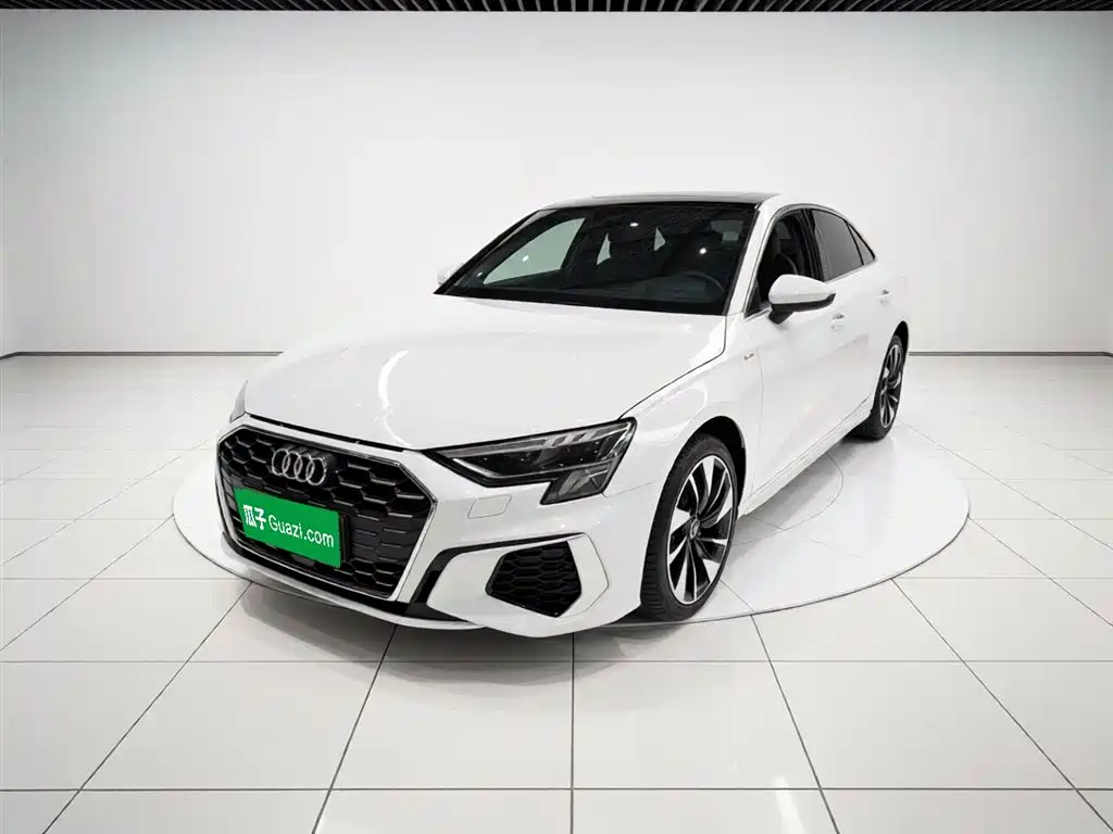 Audi A3 2024 — фото 2