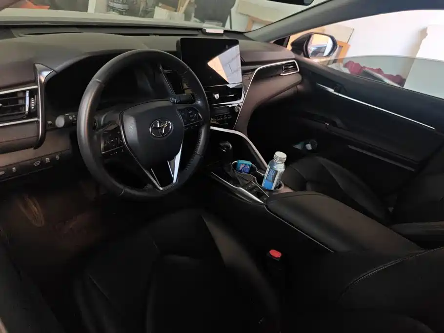 Toyota Camry 2024 — фото 12