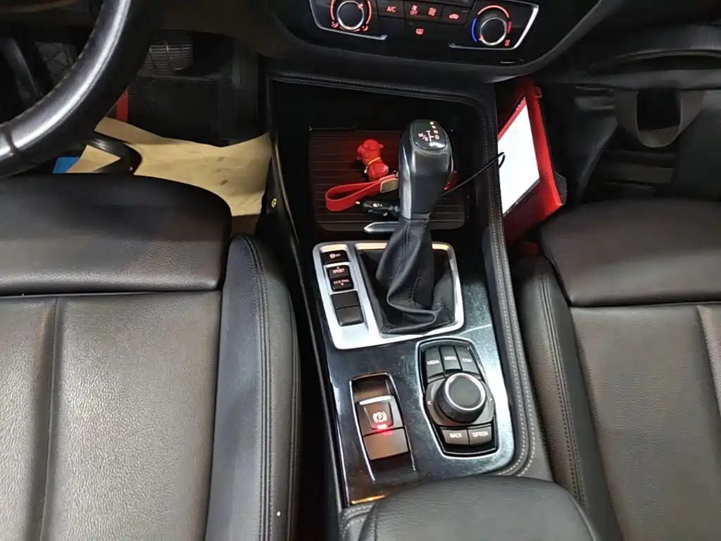 BMW 1 Series 2018 — фото 14