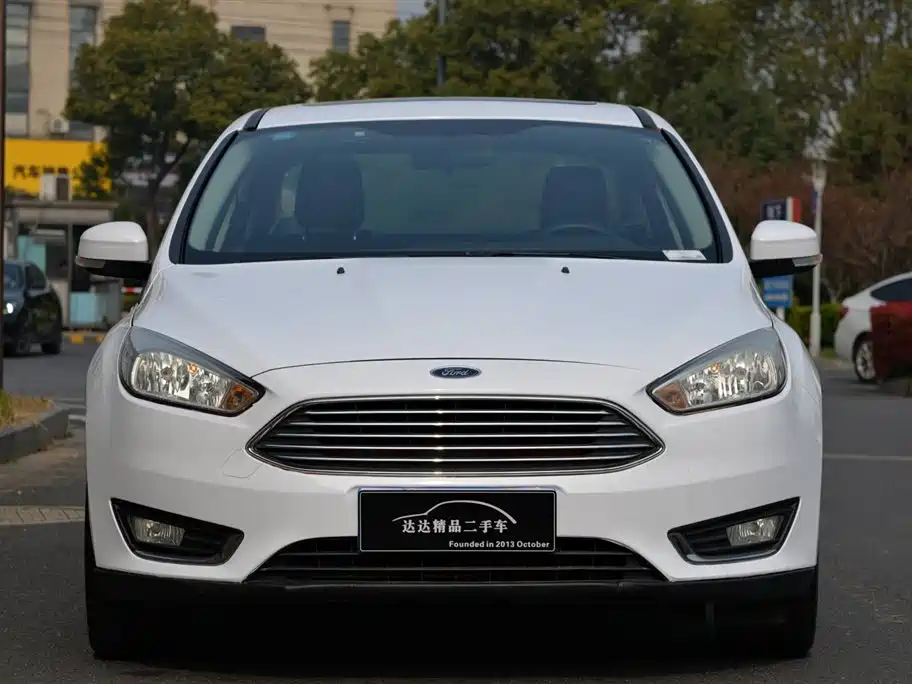 Ford Focus 2017 — фото 1