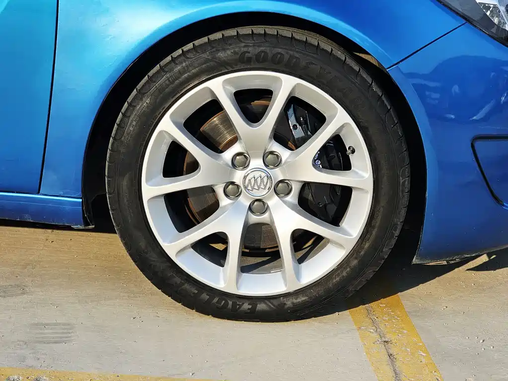 Buick Regal 2015 — фото 16