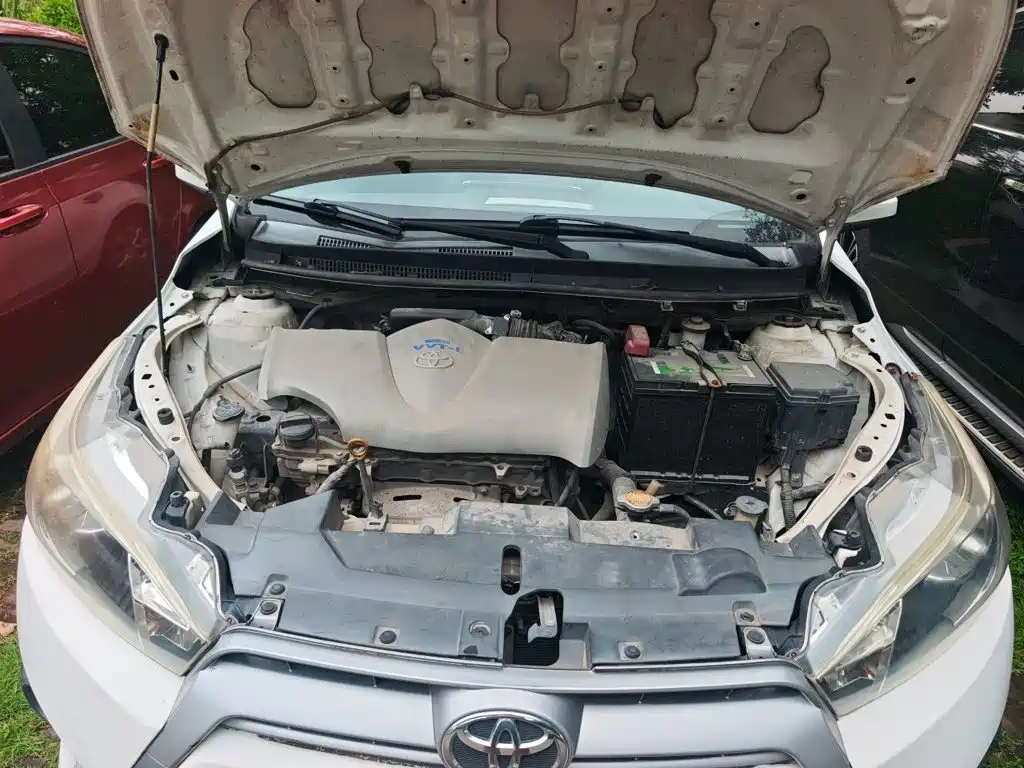 Toyota Yaris L 2015 — фото 16
