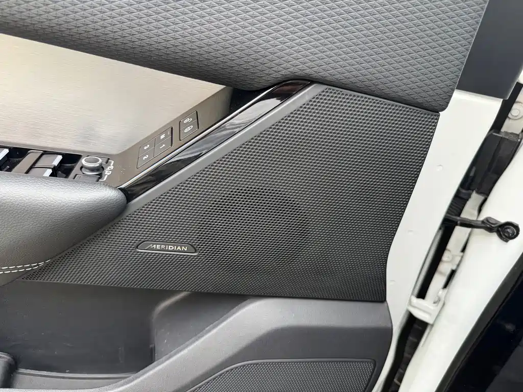 Land Rover Range Rover Velar 2019 — фото 16