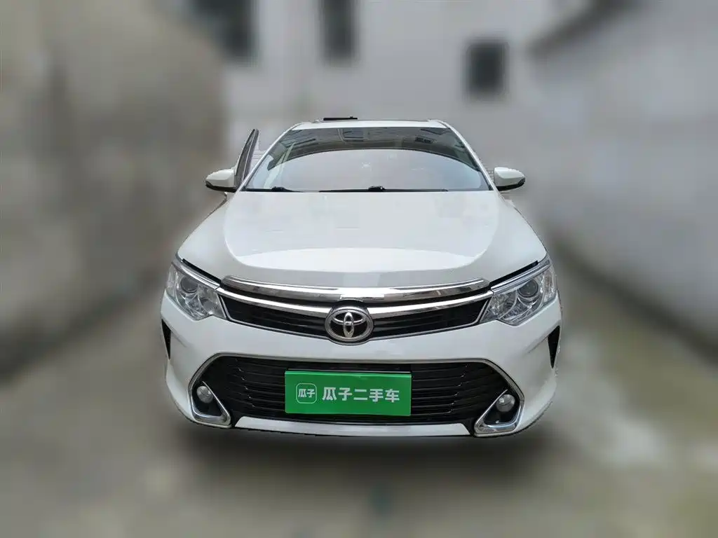 Toyota Camry 2017 — фото 2
