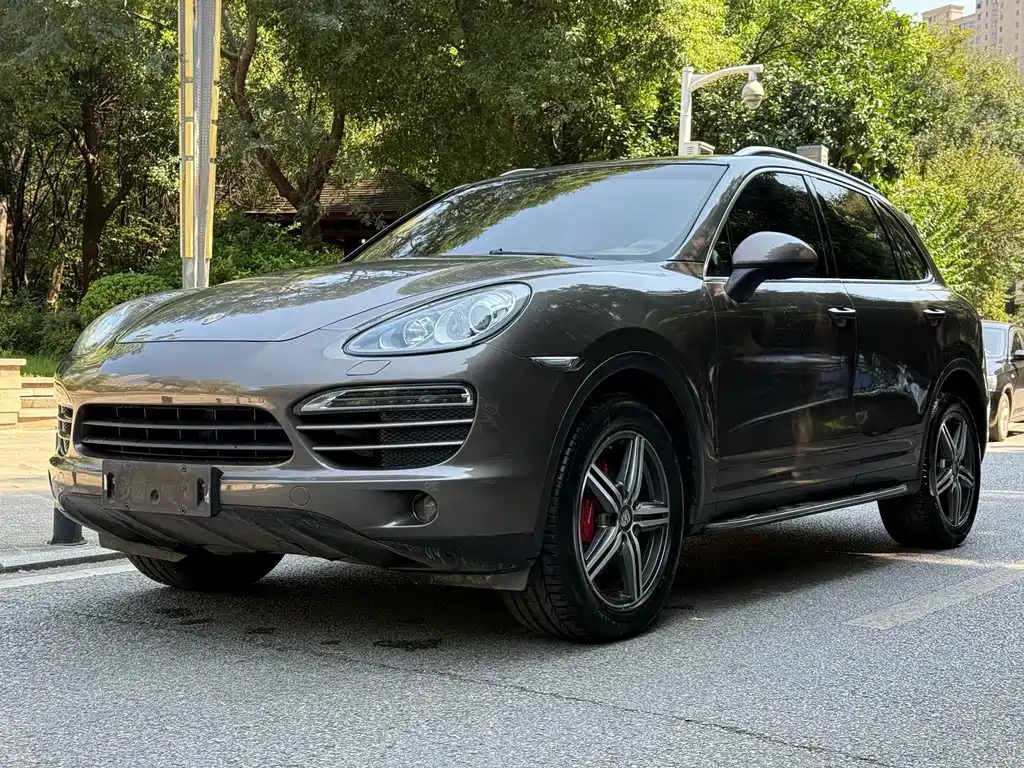 Porsche Cayenne 2013 — фото 1