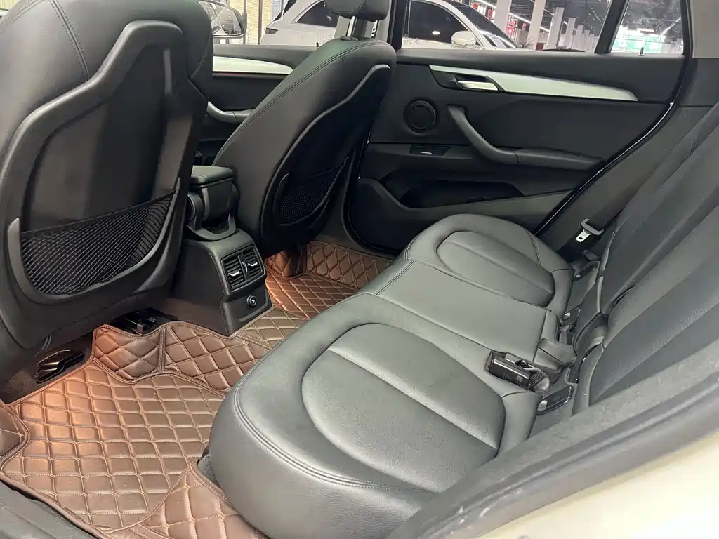 BMW X1 2017 — фото 19