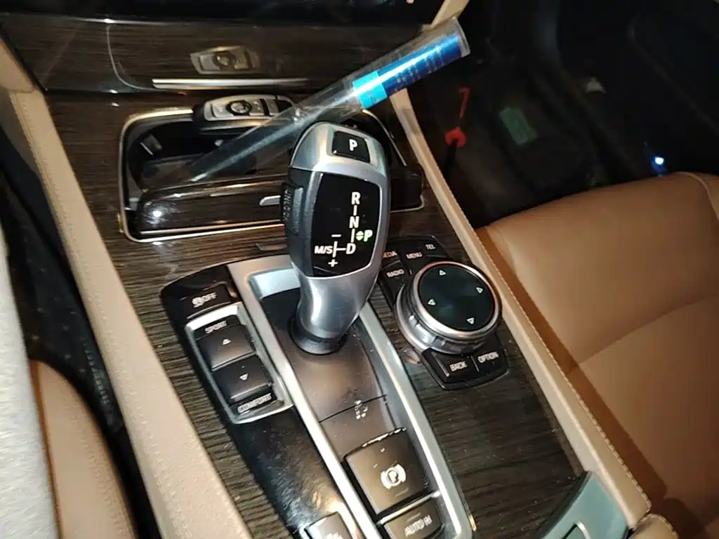 BMW 7 Series 2014 — фото 14